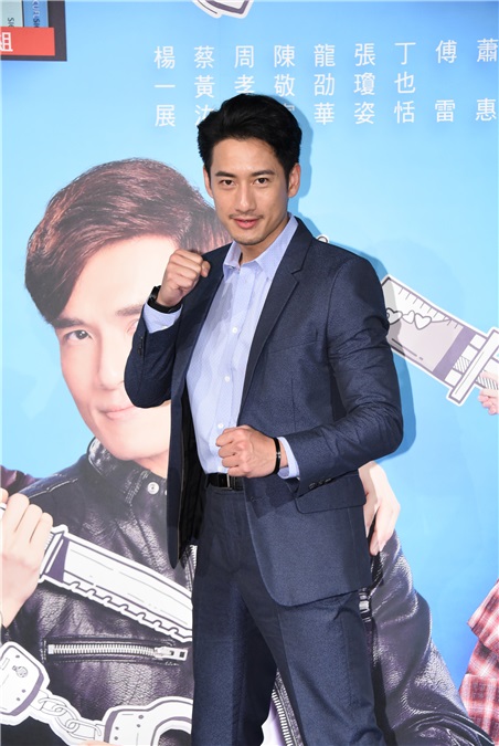 蔡黄汝、杨一展、周孝安等出席戏剧《我的爱情不平凡》特映会