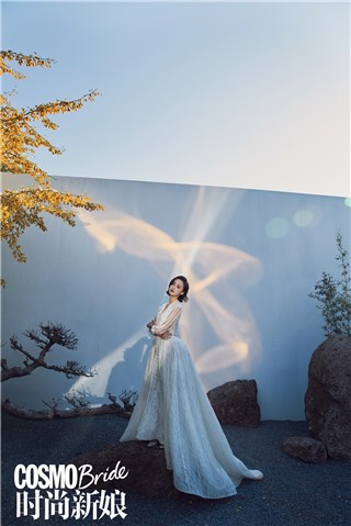 张歆艺晒《时尚新娘》杂志大片 产后身材惹人惊羡