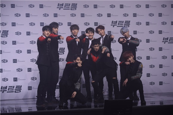 SF9举办回归ShowCase