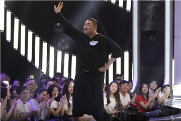 胖版彭于晏热舞