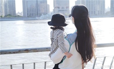 唐嫣首晒女儿「儿童节快乐」！罗晋回复吐槽超狠 网友笑亏女儿奴