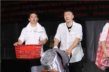 孙红雷、黄磊在挑战中