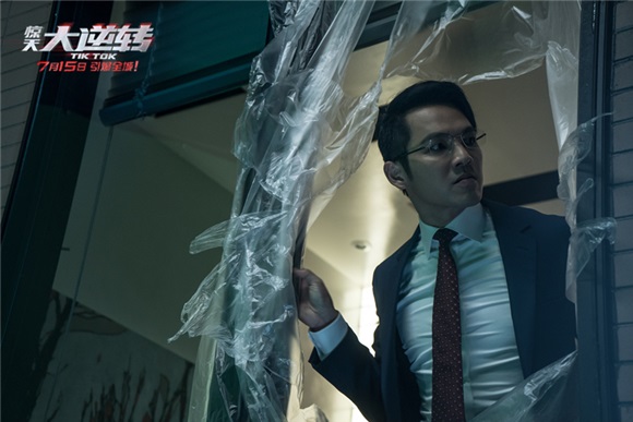 《惊天大逆转》超前点映新玩法 面具人专场获惊呼连连