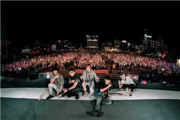 八三夭压轴《2022花莲夏恋嘉年华》尾场演出，与观众嗨翻仲夏夜！
