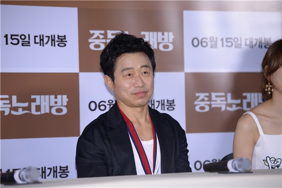 韩国电影《中毒练功房》举行媒体试映会 主演李文植、裴素恩等出席
