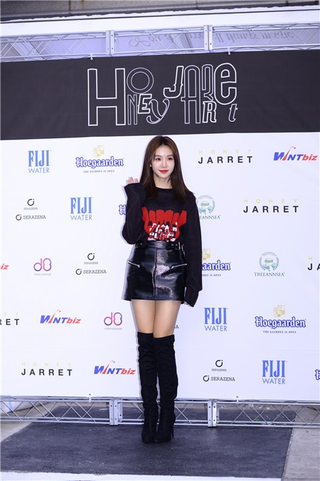 SISTAR孝琳-多顺、曹璐、李珠妍出席某品牌开业纪念活动