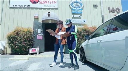 刘晓庆与悦悦签订跳伞生死状
