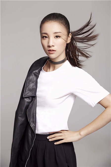 章龄之轻朋克帅气干练 「大美帅」风酷劲十足