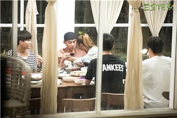 陈小春应采儿老夫老妻相处有道