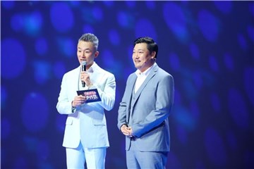 新锐笑匠 贾冰