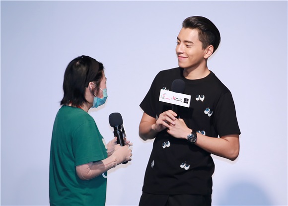 王大陆历经韩国失言风波今在台现身公益记者会