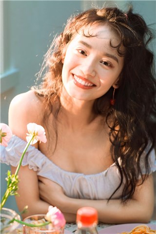 王禛俏皮写真 清新甜美公主风