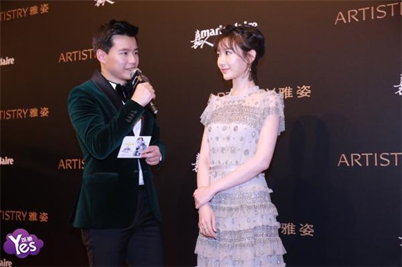 易烊千玺杨幂唐嫣Angelababy刘亦菲等出席嘉人盛典