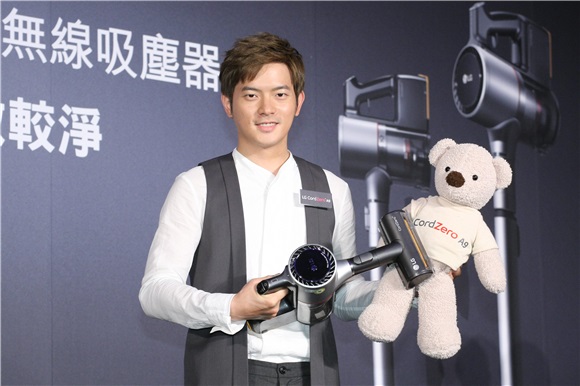 宥胜敬业赚奶粉钱 惊曝:老婆现正待产中