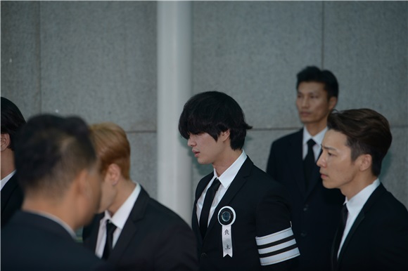 韩国SM娱乐旗下男团SHINee主唱金钟铉葬礼举行