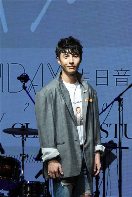 陈势安为生日音乐会做彩排 好友朱俐静现身支持