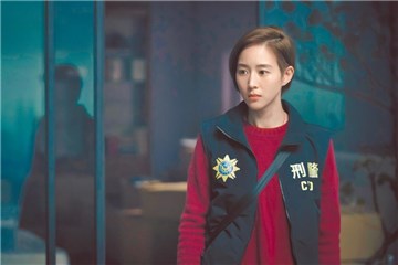 张钧甯新片《缉魂》扮女警  为角色狠心剪掉20公分长发