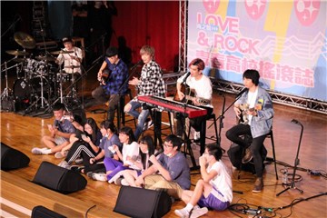 八三夭担任《青春高校摇滚志》客座讲师，分享歌曲创作历程！