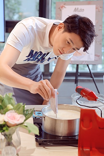 李子峰高颜值撩妹撩汉 人气大涨成新星榜亚军