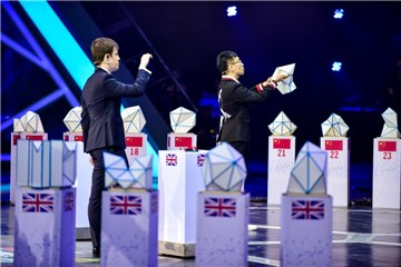 杨易和安德鲁做题策略明显不同