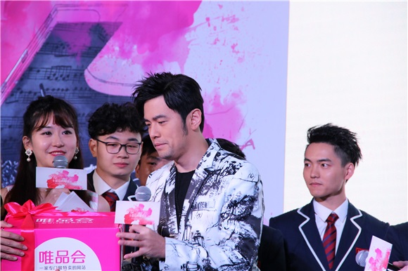 周杰伦亮相《不能说的秘密》音乐剧已启动巡演 助力「叶湘伦」