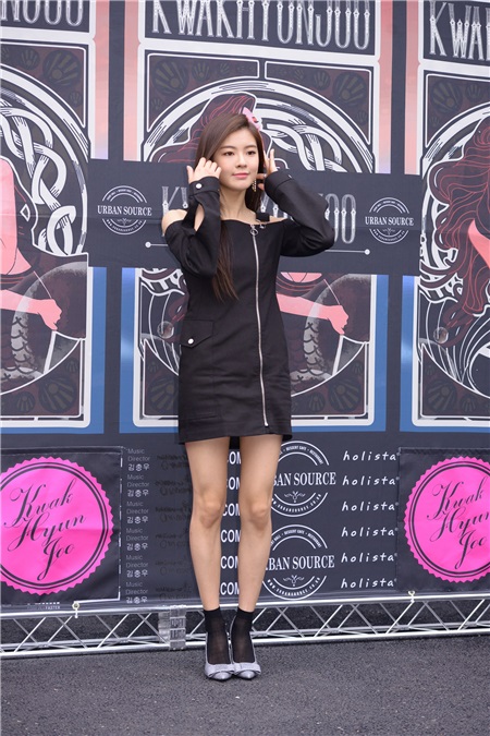 智淑、高佑丽、赵贤荣CLARA、Lizzy等出席设计师Kwak Hyunju时装秀