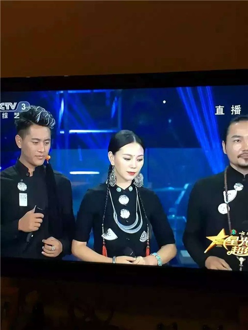 朱军告别《星光大道》小尼不舍 阿吉太亮相呼声高