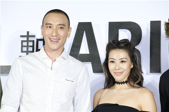 王阳明蔡诗芸夫妻出席鞋《品AXEL ARIGATO》开幕