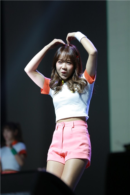女团I.O.I举行回归Showcase
