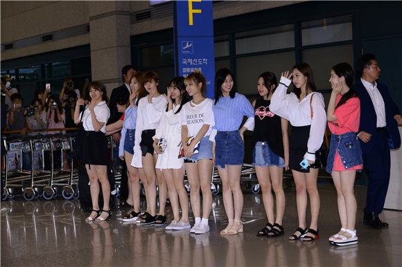李敏镐、女团TWICE、防弹少年团结束’KCON 2016 LA’美国行程返回韩国