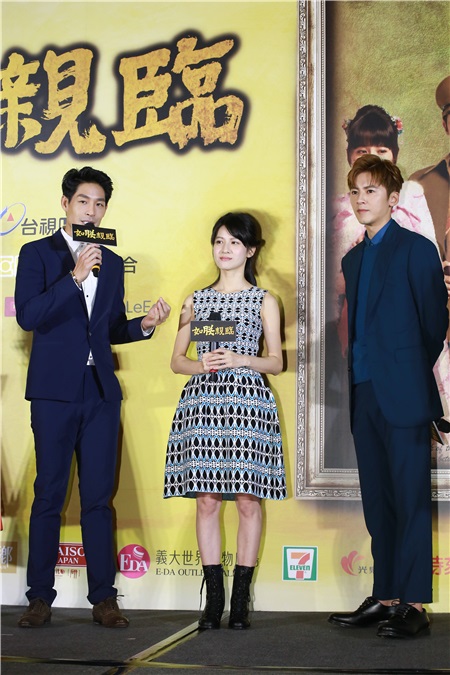 李国毅、连俞涵等出席《如朕亲临》首映记者会