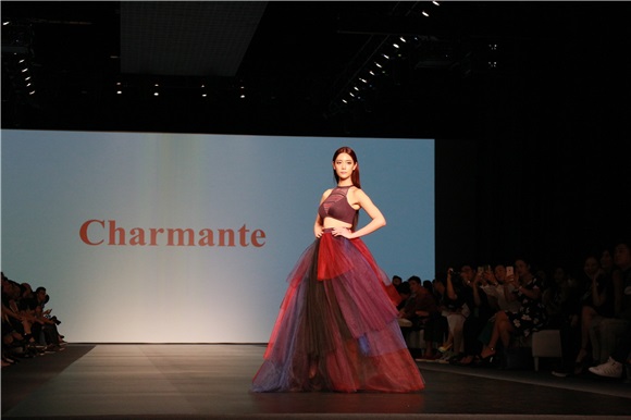 韩星Clara Lee(李成敏)、莫可欣、黄伊汶等出席「Charmante X Clara Lee Collection Show」