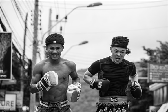 杜海涛《香蕉超人》:幽默之余,为自己「正名」