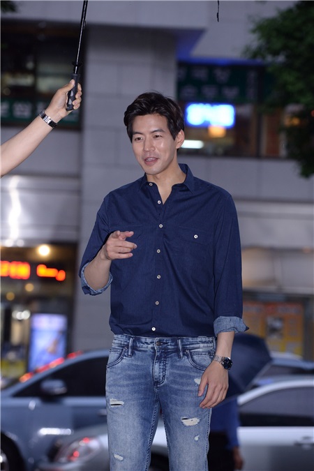 李宝英、李尚允、权律等出席SBS电视剧《悄悄话》终放宴