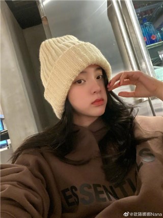 周扬青借外套不要！却各种穿男艺人贴身衣物 被指“倒贴”炒作