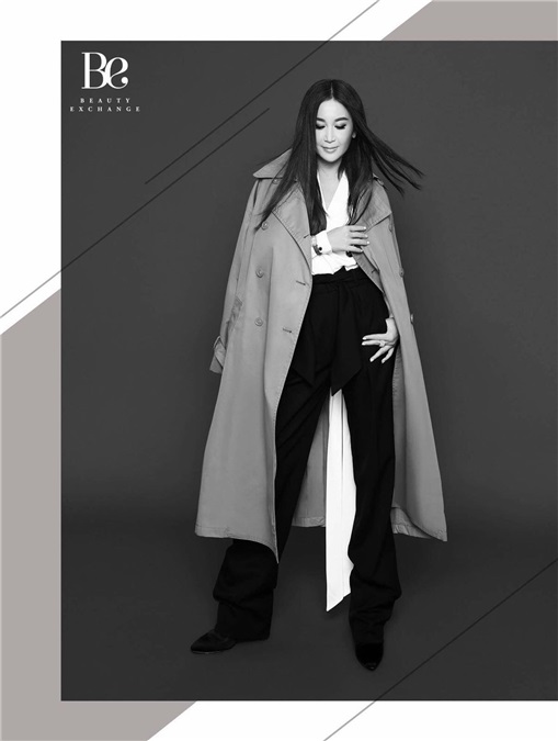 温碧霞时尚写真曝光 尽展成熟女性优雅气质