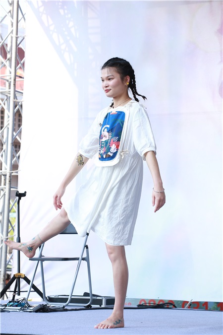 苏运莹《冥明》签唱会