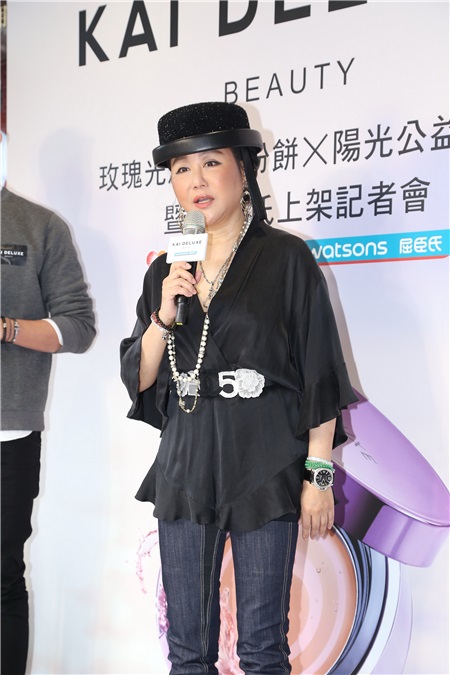 蓝心湄、张景凯出席公益捐赠记者会