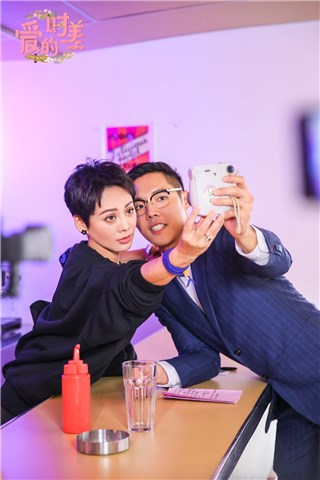 宁静大方合影留念