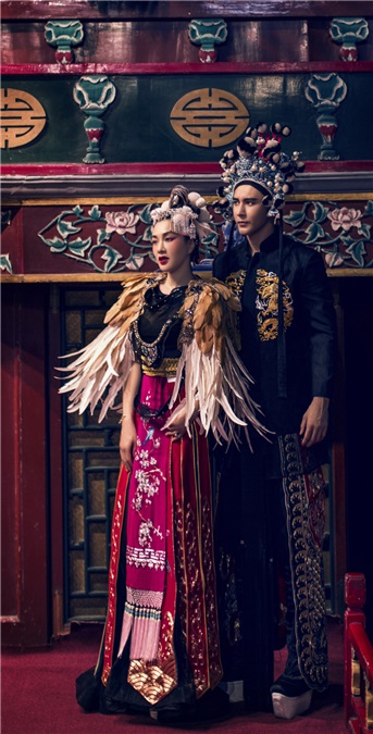 锺丽缇与准老公张伦硕受朋友邀约拍摄京剧版的婚纱照,绝美婚纱照曝光!