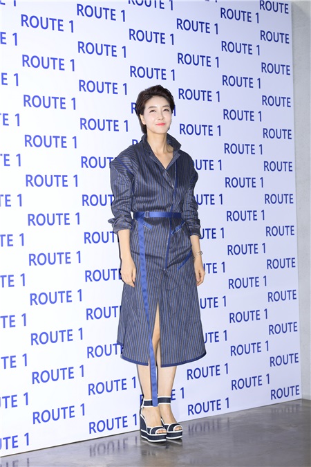 陈泰贤、朴诗恩夫妇、崔允英、玄英、吉健等出席某品牌活动