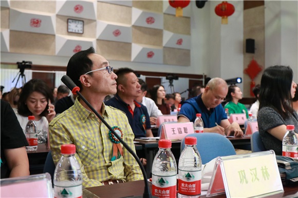 〈Yes北京现场〉《大北京小保安》在北京举办媒体见面会 巩汉林说：保安兄弟不容易
