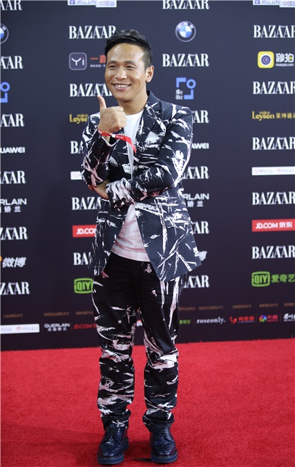 2017芭莎明星慈善夜在京盛大举行 数百位明星共用盛宴