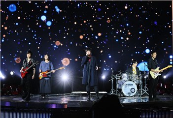 五月天《诺亚方舟十周年特别版》线上跨年演唱会 多元镜像特效缔造傲人高度