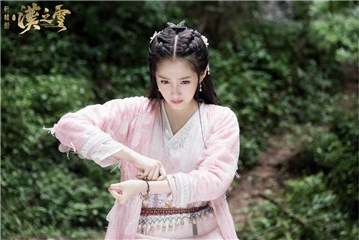 关晓彤“小奶希”人设萌炸