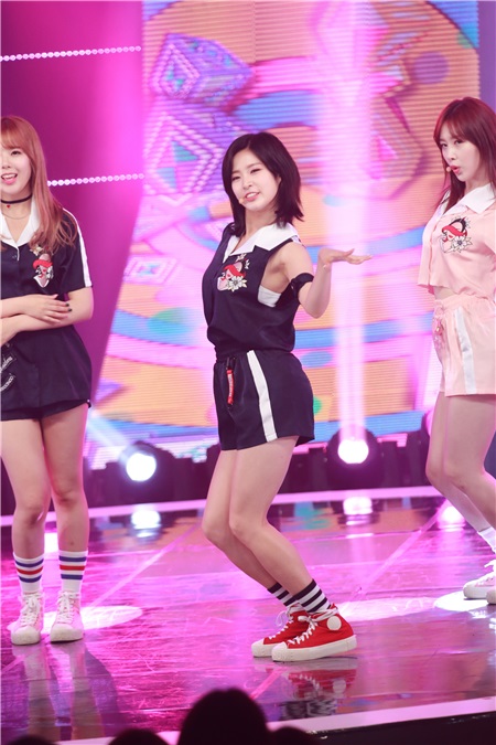 SBS音乐节目《THE SHOW》 SPICA、9MUSES A、I.O.I等带来精彩舞台