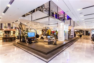 (荣耀HONOR lifeX连卡佛智慧生活快闪店全景)