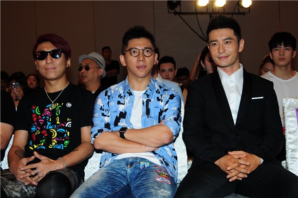 网红圈的教主!羽泉助力黄晓明上海发布会 马建国、马睿、仝卓等网红主播频亮相