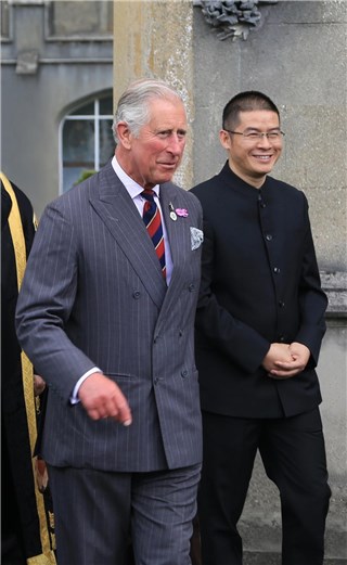 【英国王储查尔斯王子殿下与缘聚天下全球会创始人唐健文先生】