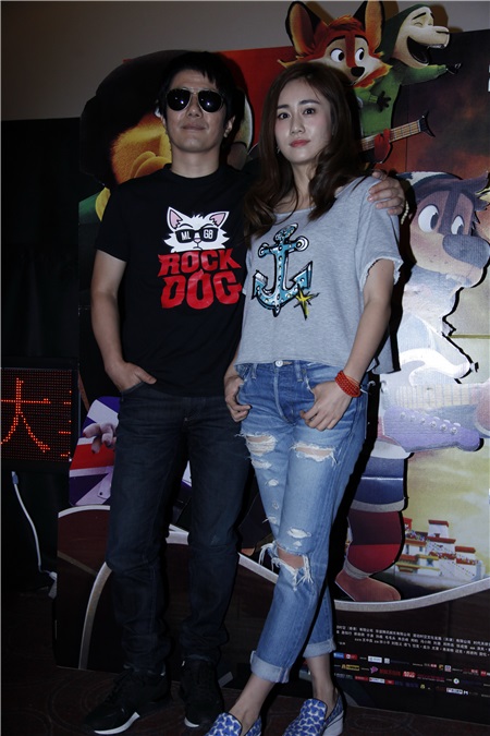 〈Yes 上海现场〉郑钧与刘云为电影《摇滚藏獒》宣传